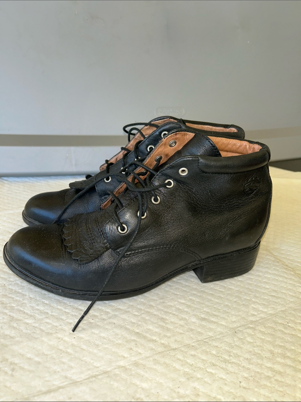 Ariat Black Leather Chukka Boots with Kiltie